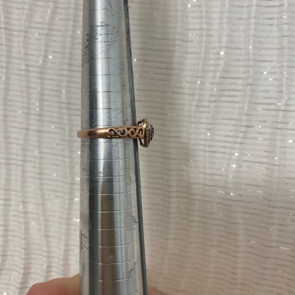 DO NOT BUY. Trade for @nellbelly only. 10k Rose Gold and Diamond Heart Ring - Picture 4 of 7
